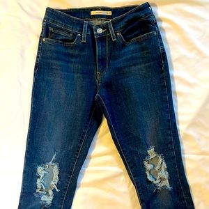 Barely worn Levi 711 skinny jeans!
